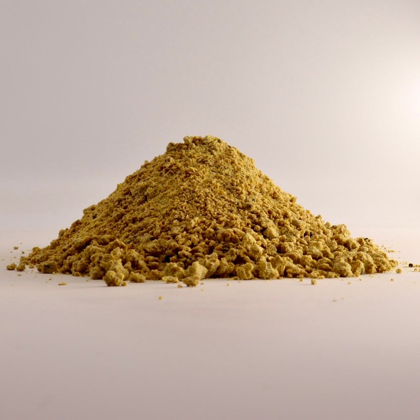 Senfpresskuchen-gemahlen-Senfmehl-Senfsaat-Presskuchen-organischer-NPK-Dünger-Vorteile-Grundstoff-LivingSoil